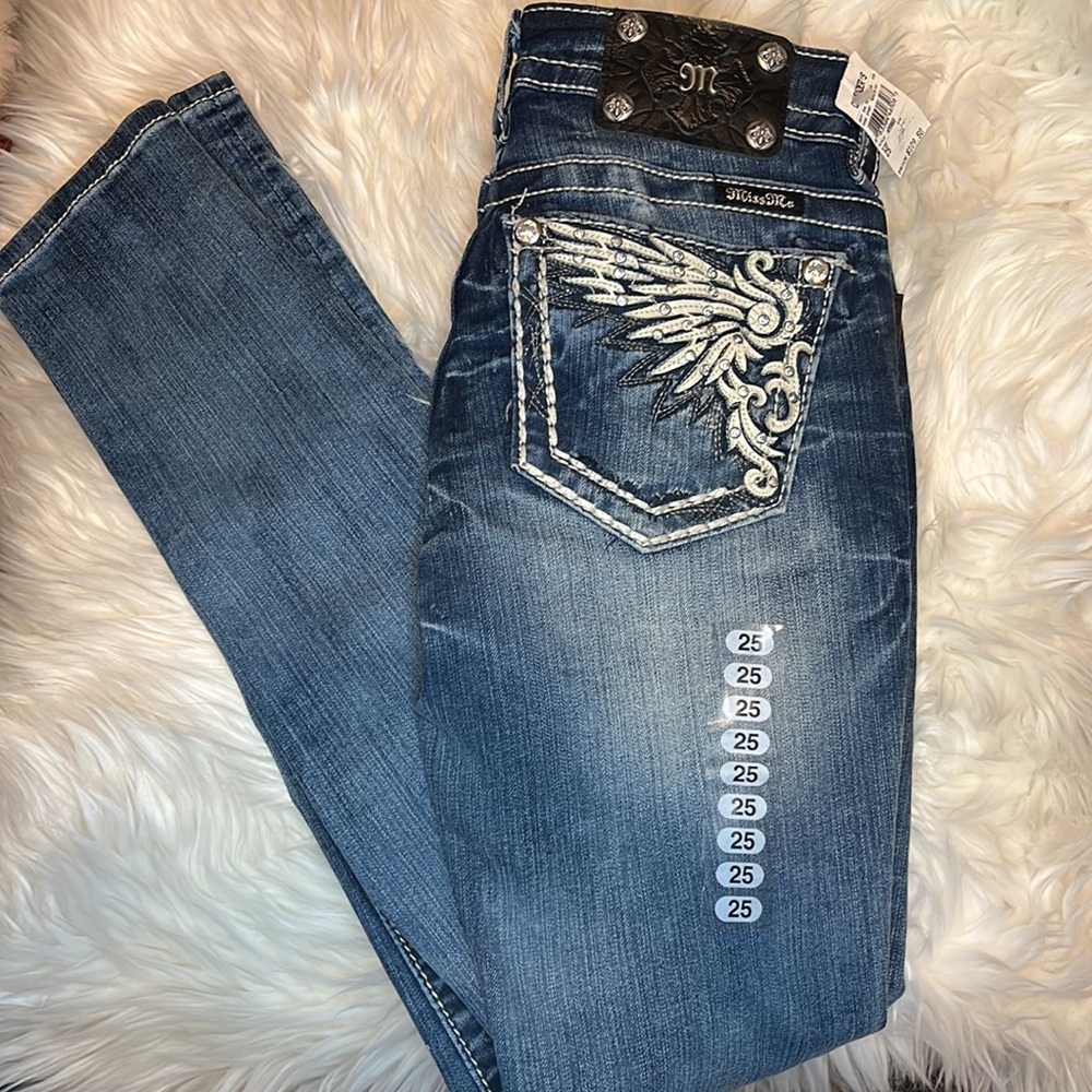 NEWW!! 🥳 Skinny Miss Me jeans Mid-rise; Size 25 🤍 Purchased from Cavender’s 😍